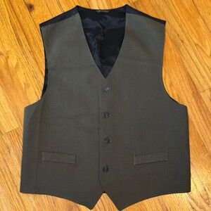 Classic Olive Green Vest with V-Neck and Structured Fabric, 2-layer satin back